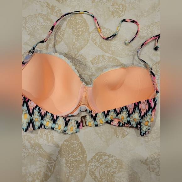 Victoria Secret Bikini Top 32D - Picture 2 of 3